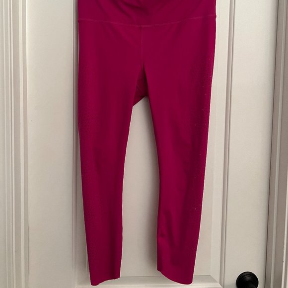 NWOT Athleta Hot Pink Laser Cut Capri Leggings Small - Picture 4 of 9